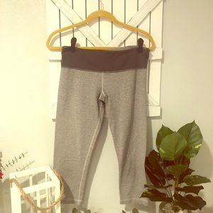 LULU LEMON CAPRI YOGA LEGGINGS 🤸🏼‍♀️